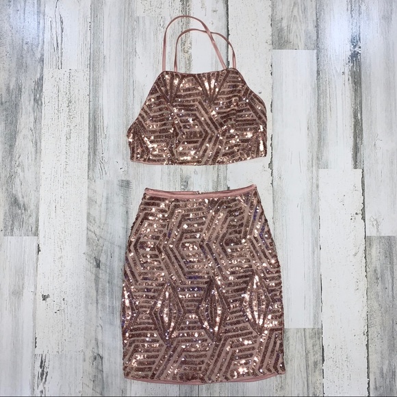 Agaci | NWT Sequin Crop Top w/ Skirt - Picture 1 of 9